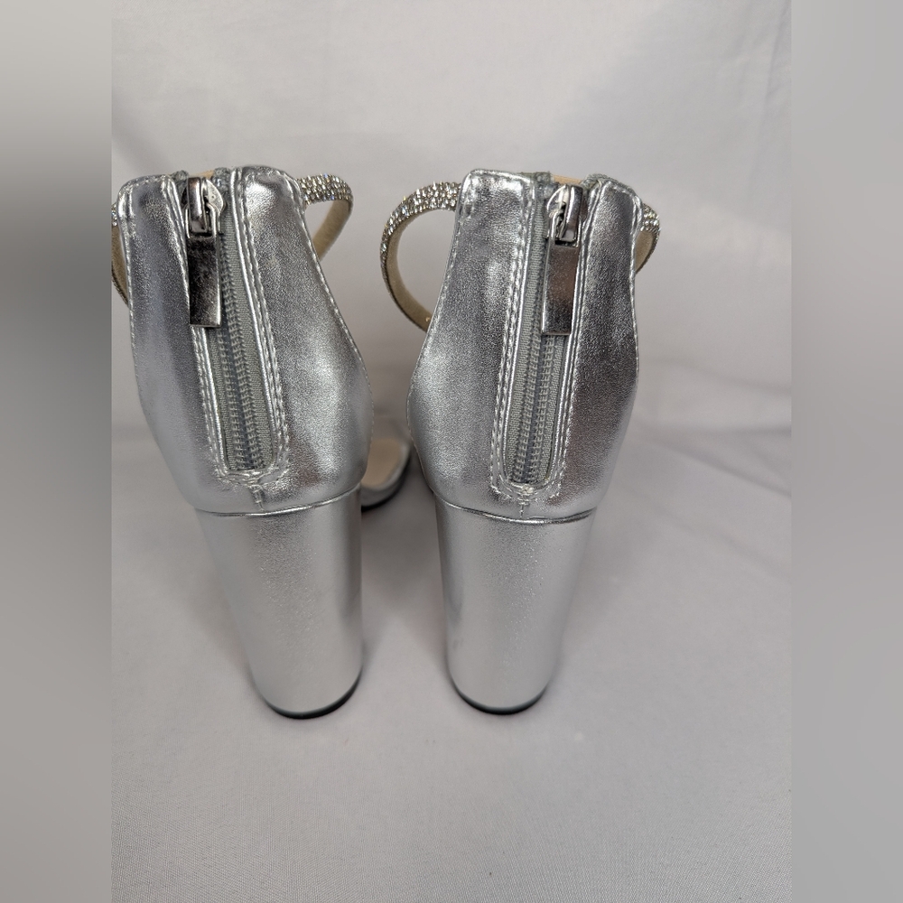 NWOB Benjamin Walk Touch Ups Sienna T-Strap Heeled Sandals Women's Size 7.5 - Picture 6 of 9